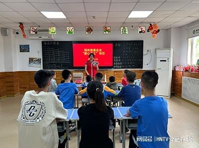存春意美 童心留住百花香CQ9电子游戏平台巧手封(图2)